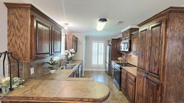 16526 Ellis Ave, Baton Rouge, LA 70816