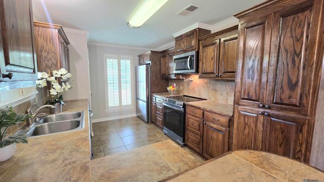 16526 Ellis Ave, Baton Rouge, LA 70816