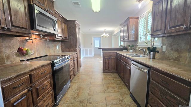 16526 Ellis Ave, Baton Rouge, LA 70816