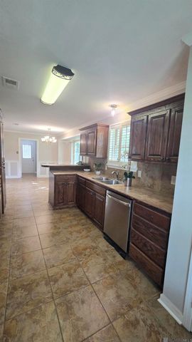 16526 Ellis Ave, Baton Rouge, LA 70816