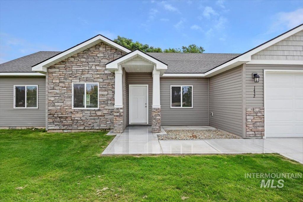 1432 Heritage Dr, Heyburn, ID 83336