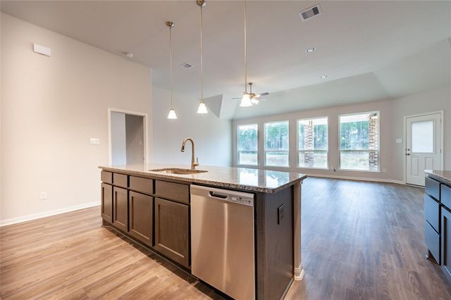 13616 Armstrong, Conroe, TX 77303