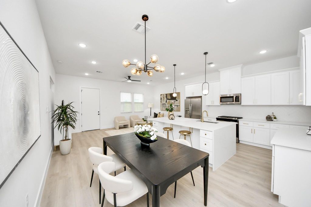 9433 Arledge Street, Houston, TX 77075