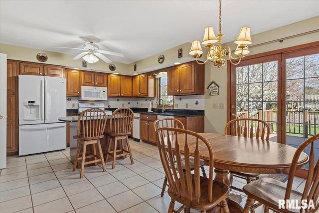 2705 Hastings Road, Chatham, IL 62629
