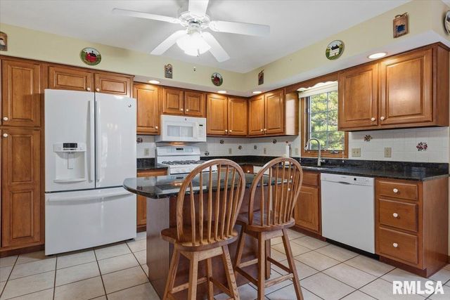 2705 Hastings Road, Chatham, IL 62629