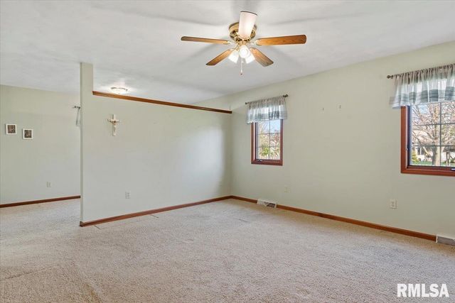 2705 Hastings Road, Chatham, IL 62629