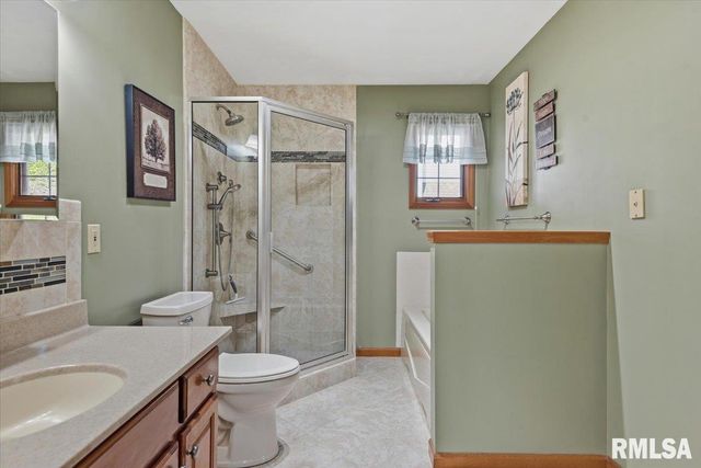2705 Hastings Road, Chatham, IL 62629