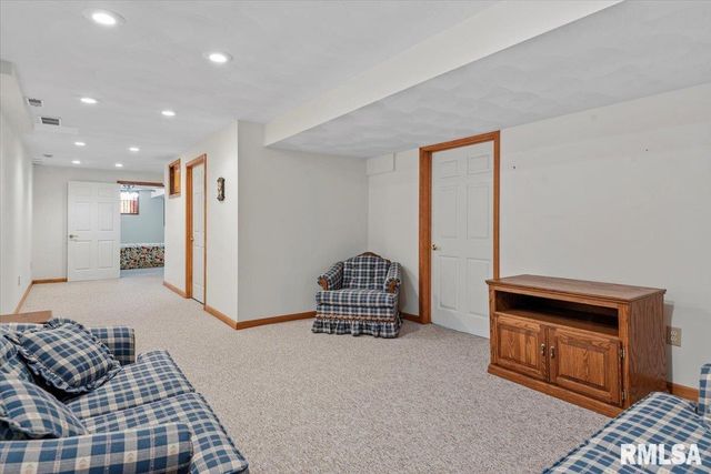 2705 Hastings Road, Chatham, IL 62629