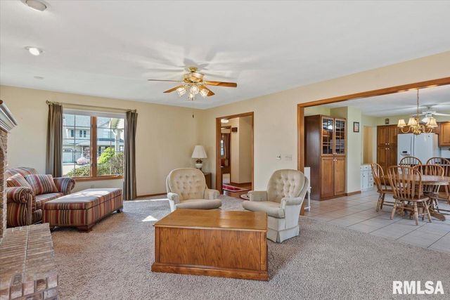 2705 Hastings Road, Chatham, IL 62629