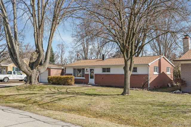 9048 Brookline Avenue, Plymouth, MI 48170