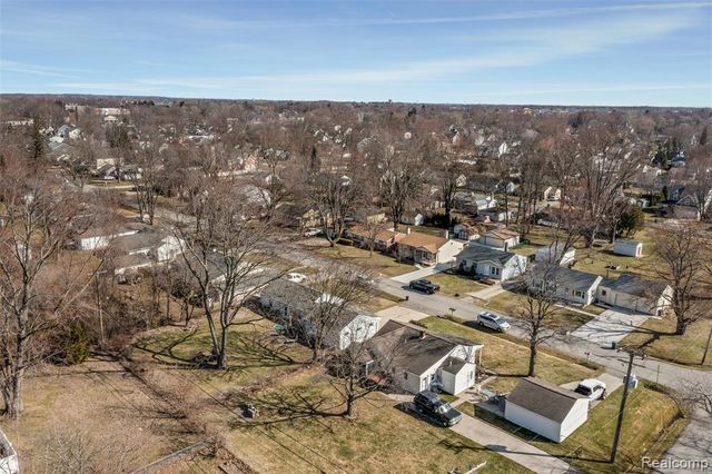 9048 Brookline Avenue, Plymouth, MI 48170