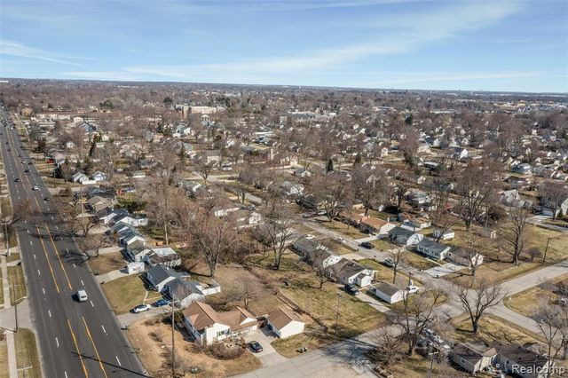 9048 Brookline Avenue, Plymouth, MI 48170