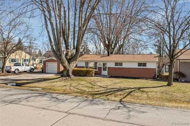 9048 Brookline Avenue, Plymouth, MI 48170