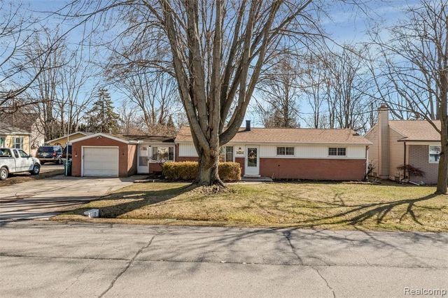 9048 Brookline Avenue, Plymouth, MI 48170