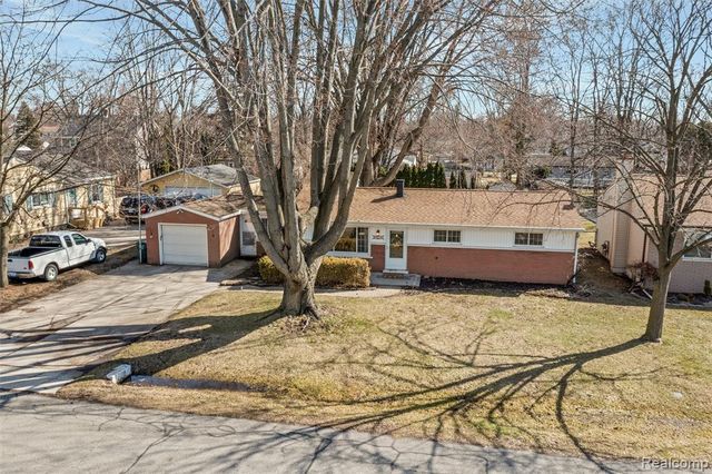 9048 Brookline Avenue, Plymouth, MI 48170