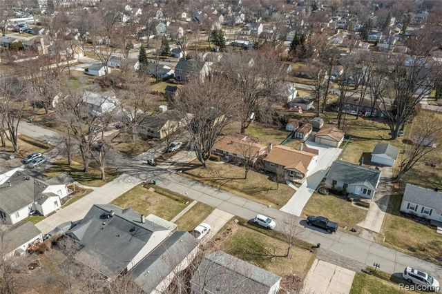 9048 Brookline Avenue, Plymouth, MI 48170