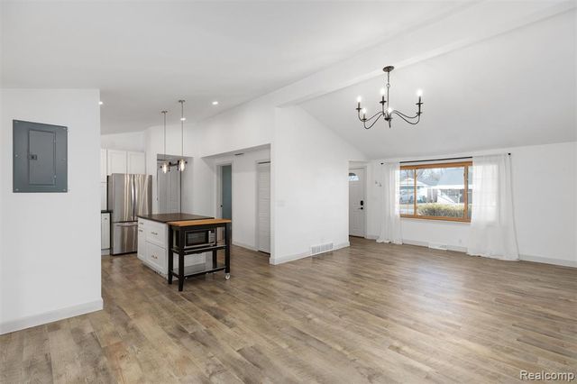 9048 Brookline Avenue, Plymouth, MI 48170