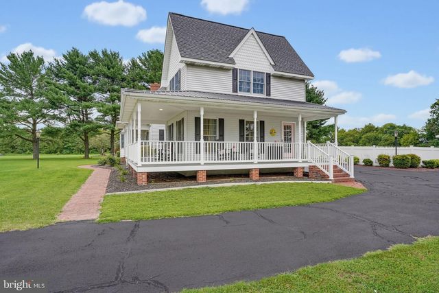 15879 S DUPONT HWY, Harrington, DE 19952