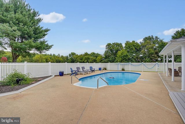 15879 S DUPONT HWY, Harrington, DE 19952
