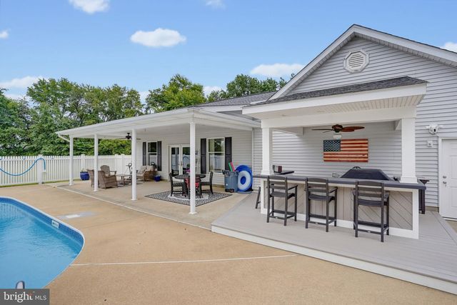 15879 S DUPONT HWY, Harrington, DE 19952