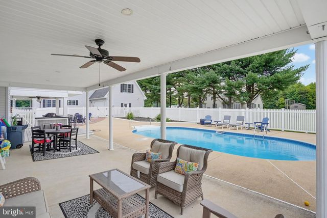 15879 S DUPONT HWY, Harrington, DE 19952