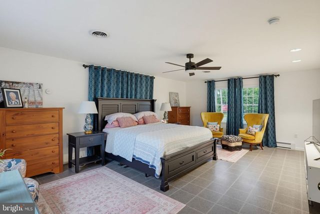 15879 S DUPONT HWY, Harrington, DE 19952
