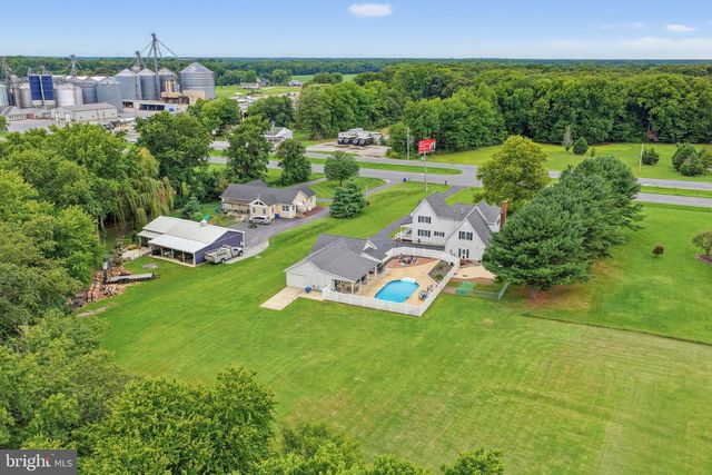 15879 S DUPONT HWY, Harrington, DE 19952