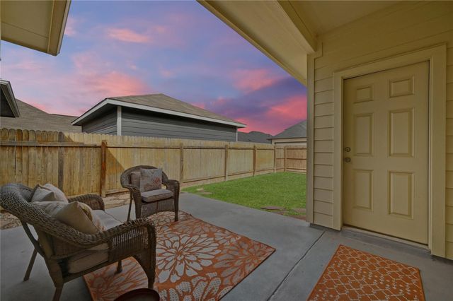 211 Timber Brook DR, Hutto, TX 78634