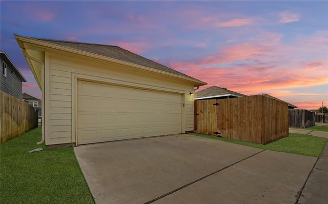 211 Timber Brook DR, Hutto, TX 78634