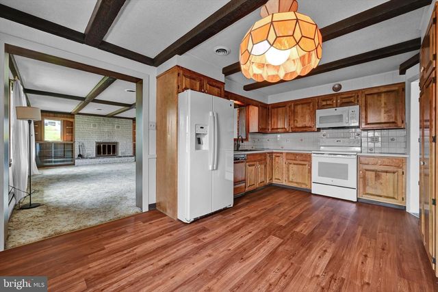 3102 CURTIS RD, Sinking Spring, PA 19608