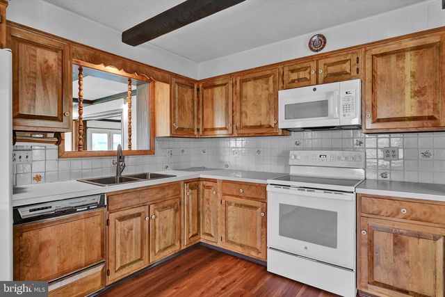 3102 CURTIS RD, Sinking Spring, PA 19608