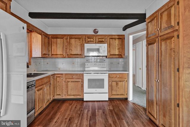 3102 CURTIS RD, Sinking Spring, PA 19608