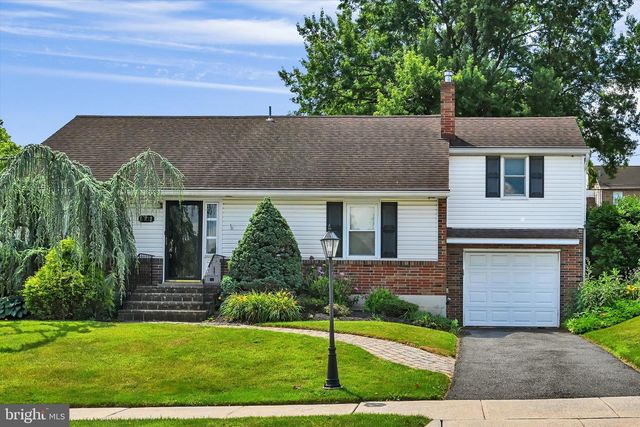3102 CURTIS RD, Sinking Spring, PA 19608