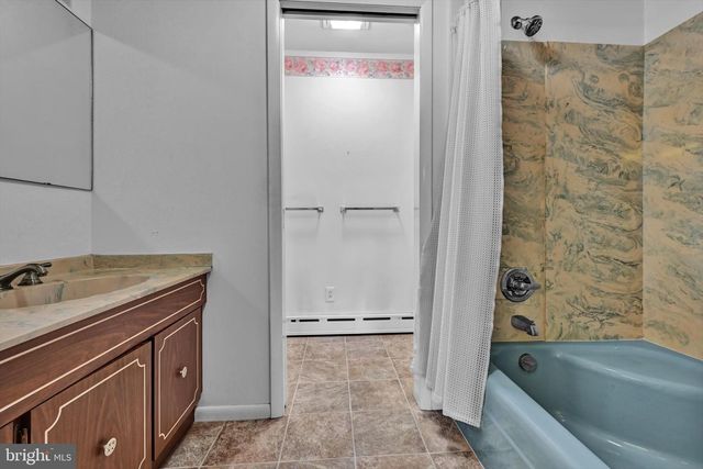 3102 CURTIS RD, Sinking Spring, PA 19608
