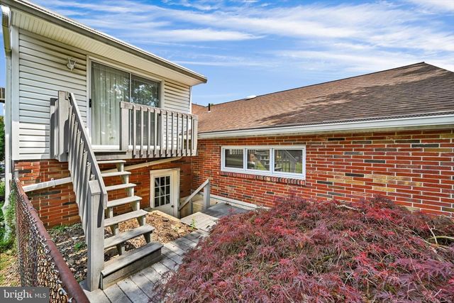 3102 CURTIS RD, Sinking Spring, PA 19608