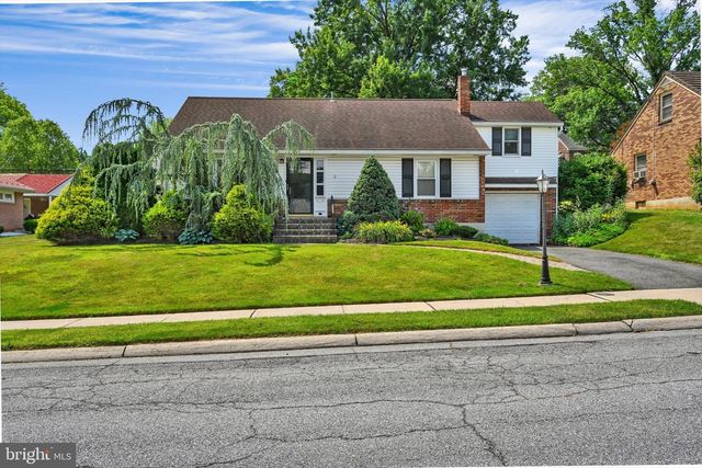 3102 CURTIS RD, Sinking Spring, PA 19608