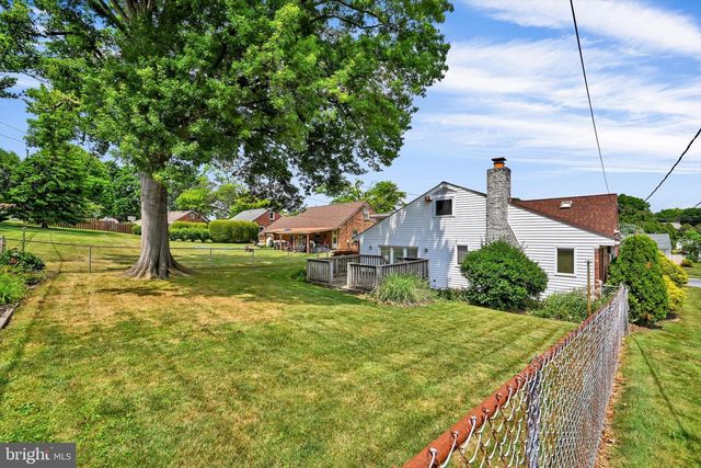 3102 CURTIS RD, Sinking Spring, PA 19608