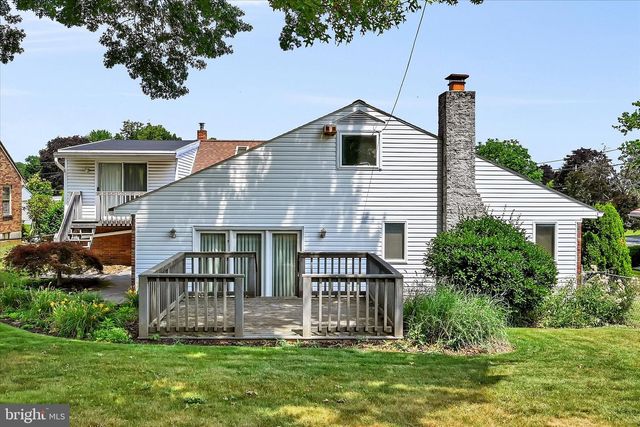 3102 CURTIS RD, Sinking Spring, PA 19608
