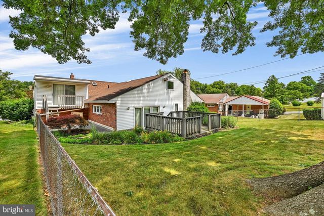 3102 CURTIS RD, Sinking Spring, PA 19608