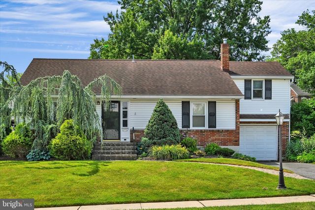 3102 CURTIS RD, Sinking Spring, PA 19608
