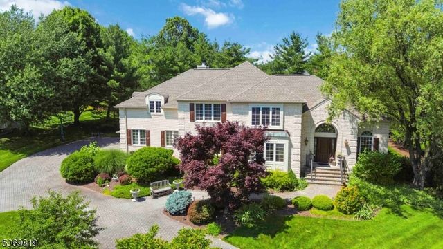 35 Manor Dr, Morris Twp., NJ 07960