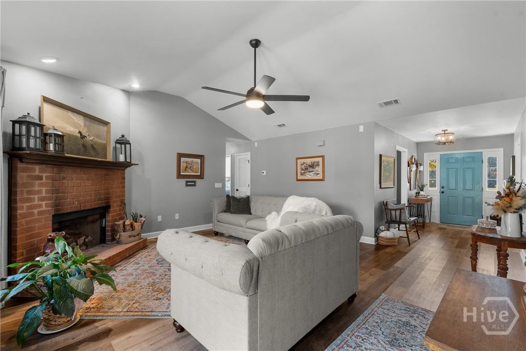 Image 8 of property listing at 357 Pound Road, Guyton, GA 31312