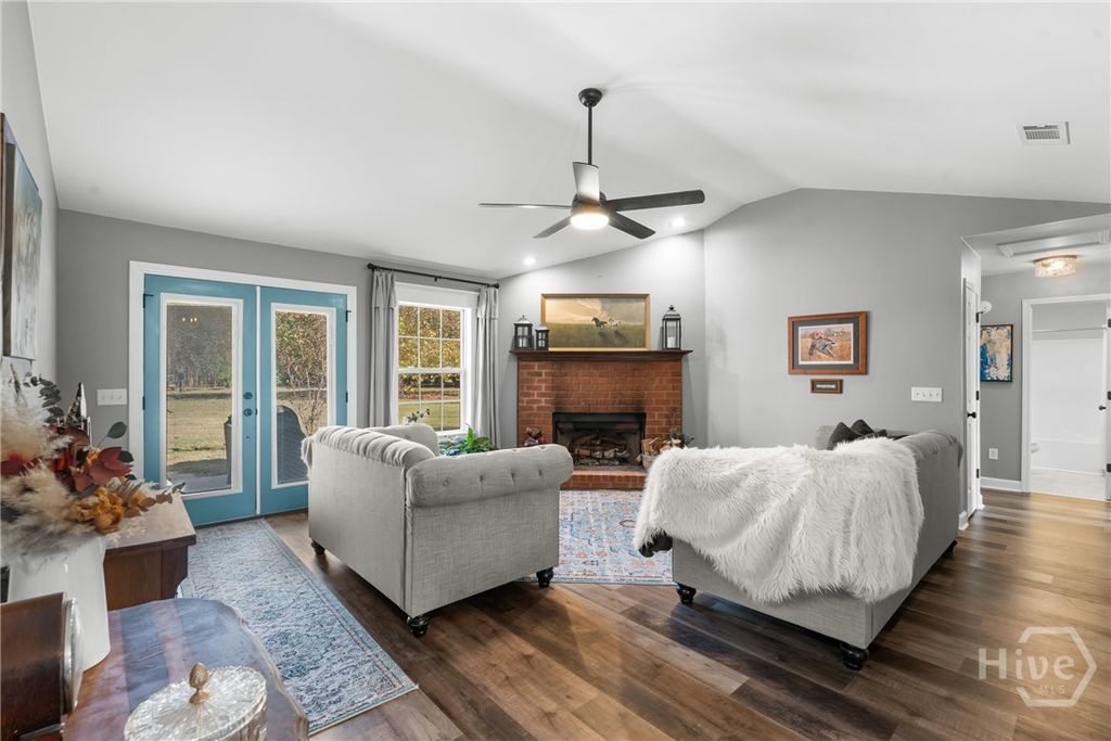 Image 9 of property listing at 357 Pound Road, Guyton, GA 31312