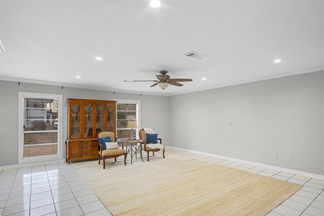 10939 Dunvegan Way, Houston, TX 77013