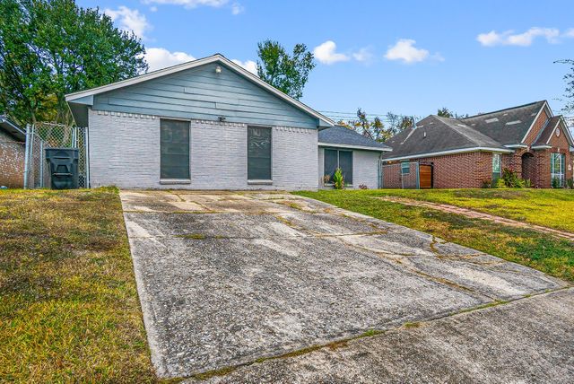 10939 Dunvegan Way, Houston, TX 77013