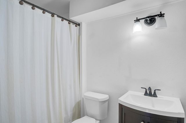 10939 Dunvegan Way, Houston, TX 77013