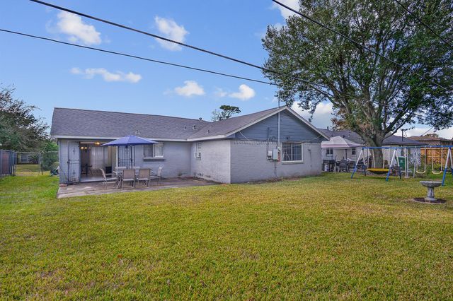 10939 Dunvegan Way, Houston, TX 77013