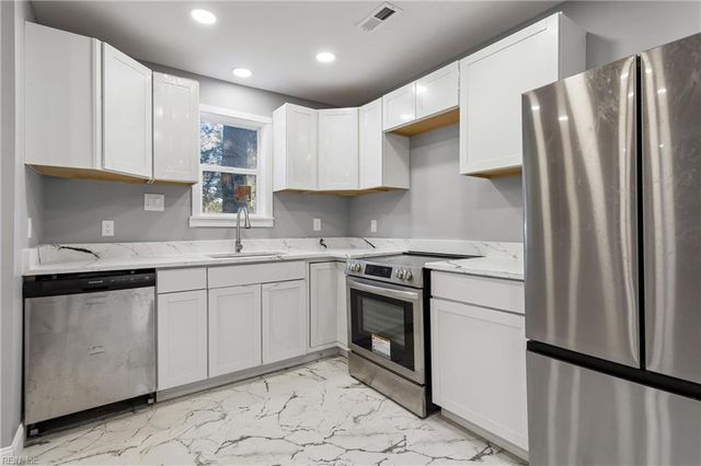 3333 Guinea CIR, Hayes, VA 23072