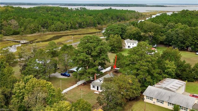 3333 Guinea CIR, Hayes, VA 23072