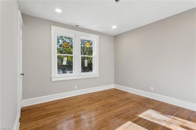 3333 Guinea CIR, Hayes, VA 23072